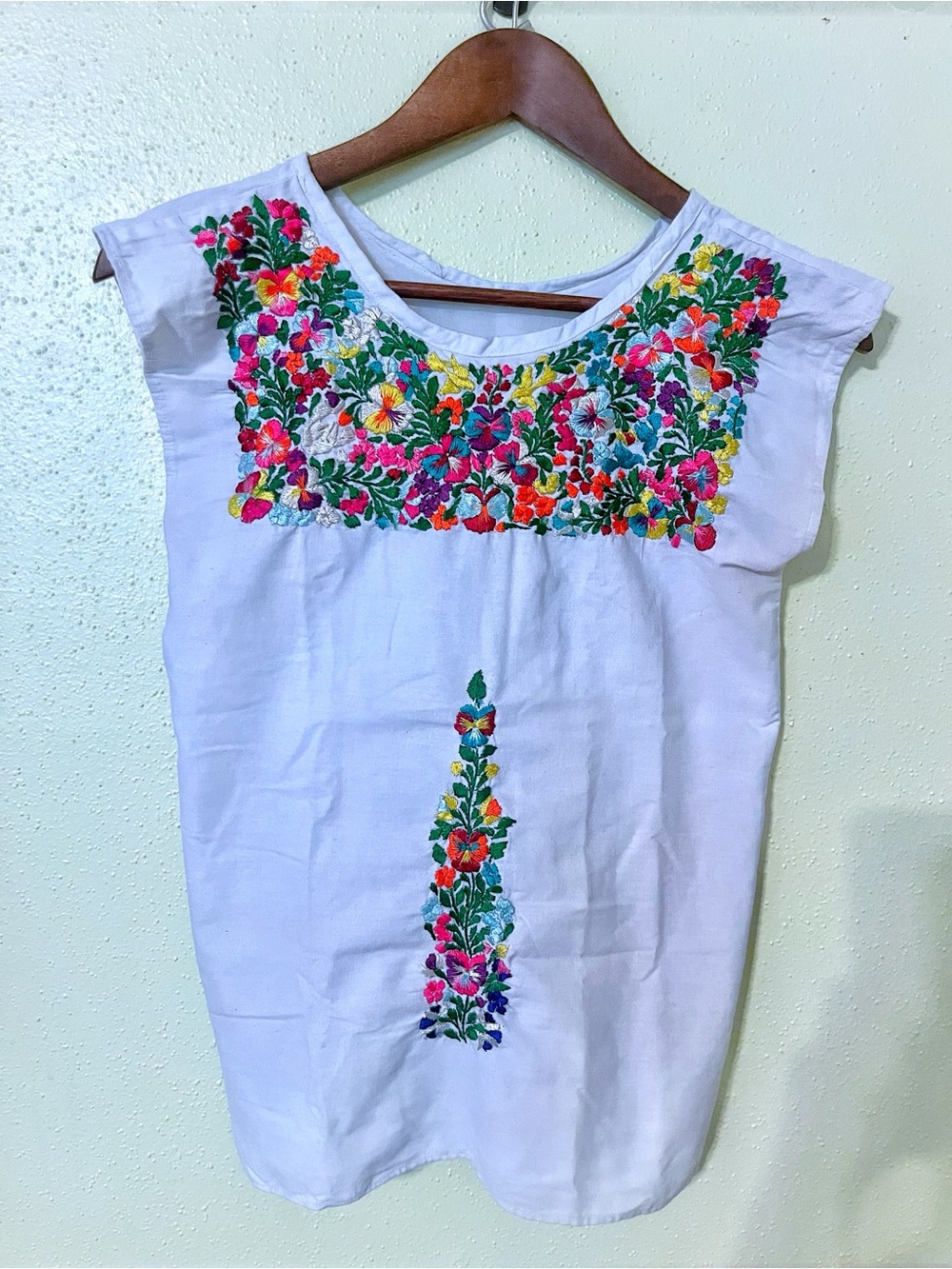Authentic NWOT Hand-Embroidered Mexican Peasant Blouse White Floral  16” p2p